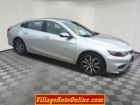 Used 2017 Chevrolet Malibu LT w/ Leather Package image 5