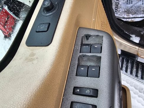 Used 2011 Ford F250 XLT w/ XLT Premium Pkg image 18