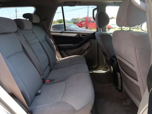Used 2004 Toyota 4Runner SR5 RWD image 9