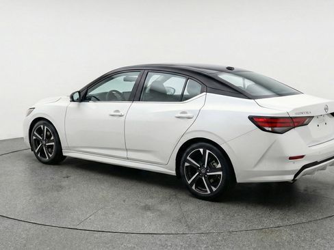Used 2025 Nissan Sentra SV image 6