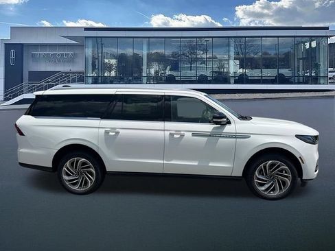 New 2027 Lincoln Navigator L Reserve AWD/4WD image 8