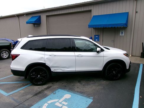 Used 2021 Honda Pilot Black Edition image 2