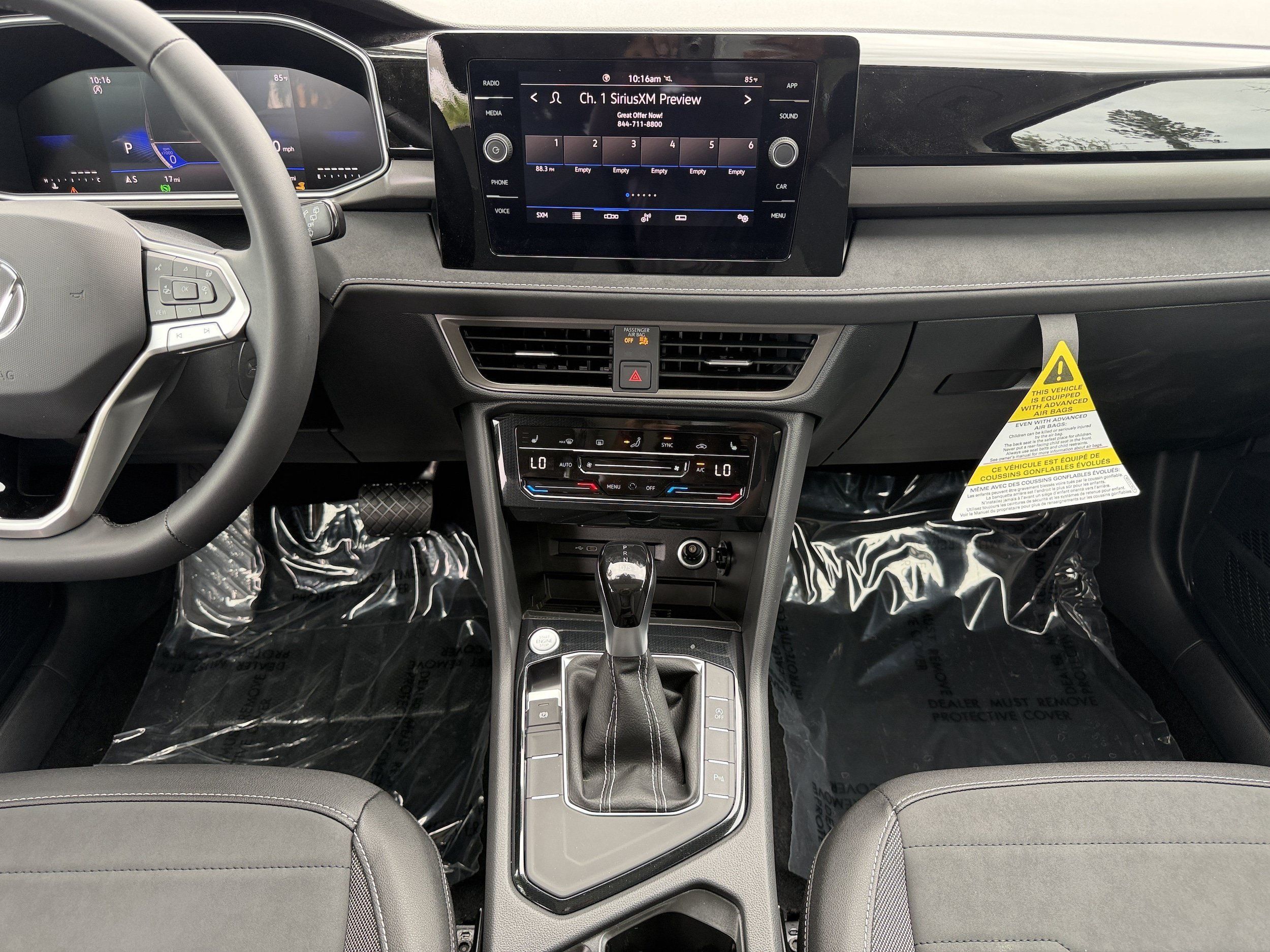 New 2026 Volkswagen Taos SE FWD image 15