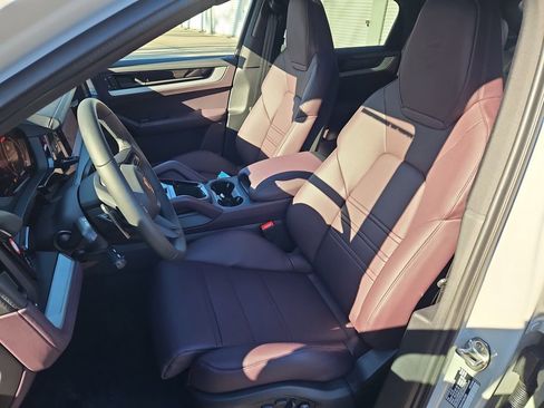 New 2026 Porsche Cayenne Coupe image 5