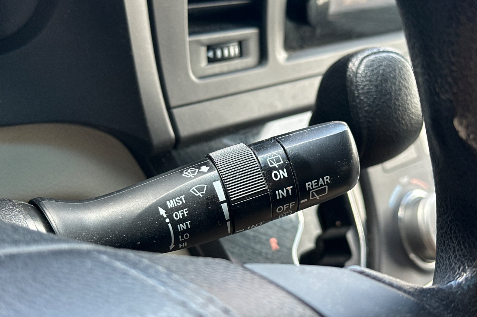 Used 2015 Toyota Sienna LE FWD image 39