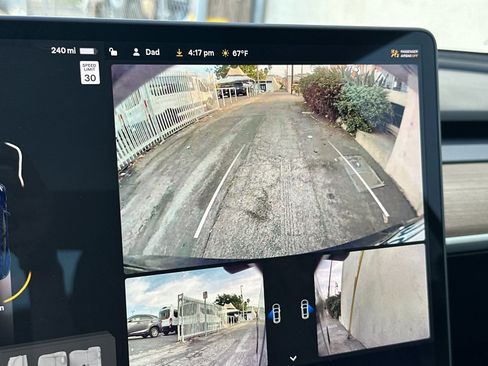 Used 2021 Tesla Model Y Long Range image 22