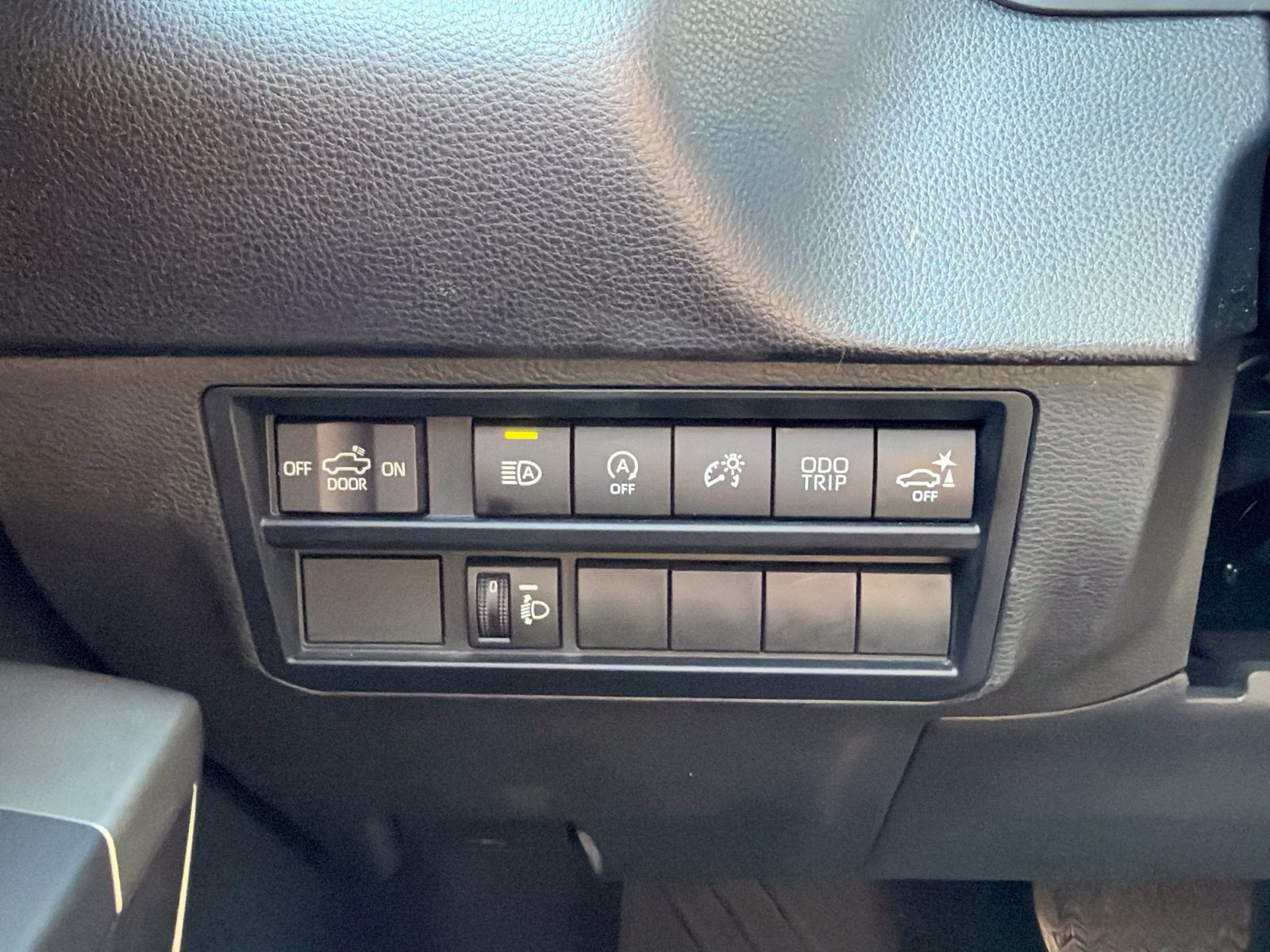 Used 2023 Toyota Tundra SR5 w/ SR5 Convenience Package AWD/4WD image 21