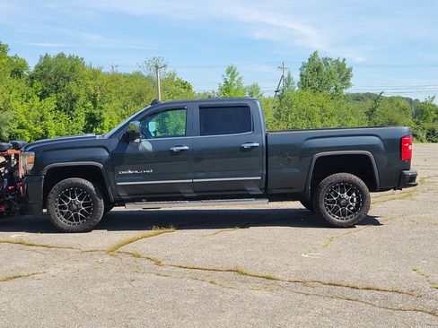 Used 2017 GMC Sierra 2500 Denali AWD/4WD image 8