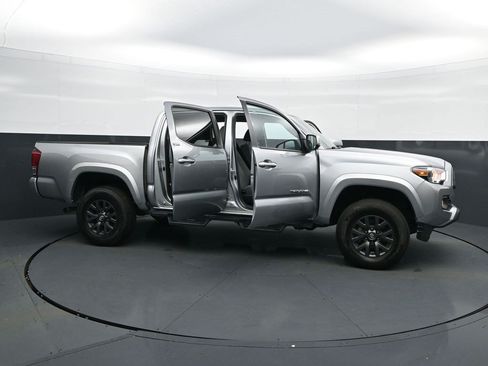 Used 2023 Toyota Tacoma SR5 w/ Technology Package AWD/4WD image 33