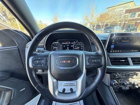 Used 2021 GMC Yukon XL SLT image 12