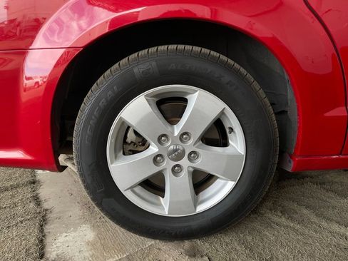 Used 2013 Dodge Grand Caravan SE image 10