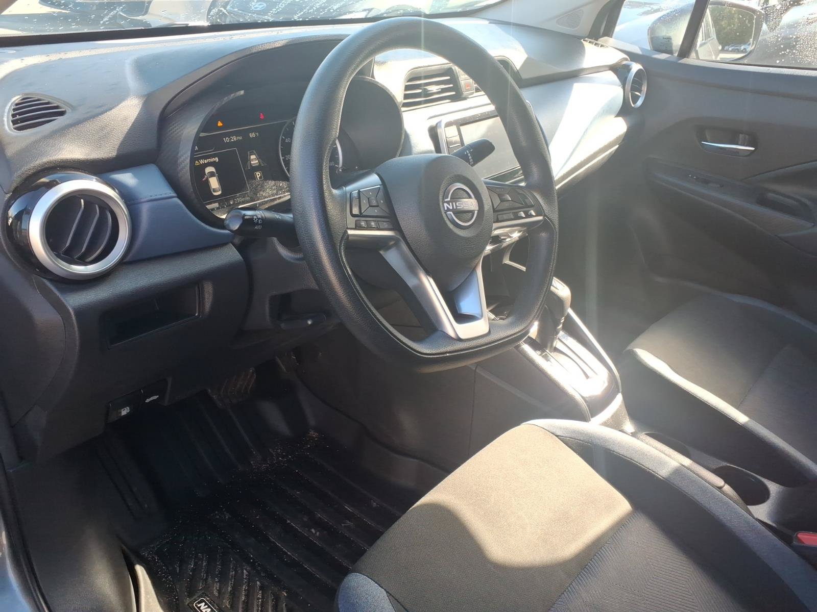 Used 2025 Nissan Versa SV FWD image 15