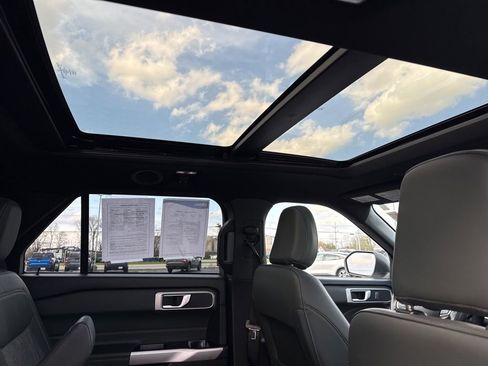 Used 2023 Ford Explorer Timberline image 3