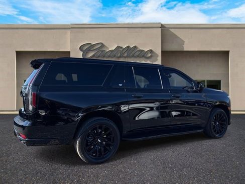 Certified 2023 Cadillac Escalade ESV Sport w/ LPO, ONYX Package image 3