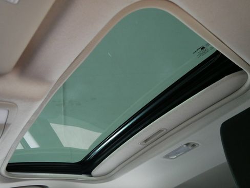 Used 2013 Nissan Rogue SV w/ Premium Pkg image 31