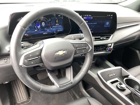 Used 2026 Chevrolet Equinox LT w/ Convenience Package II FWD image 18