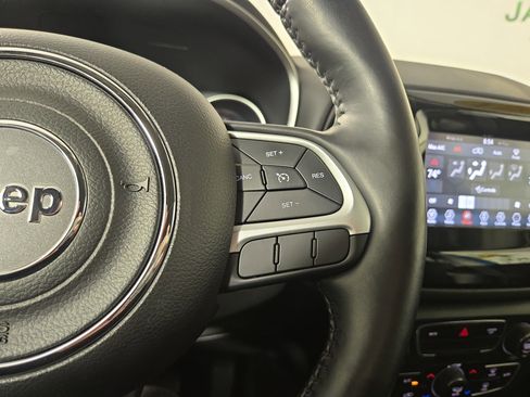 Certified 2021 Jeep Compass Altitude image 17