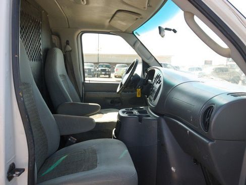 Used 2005 Ford E-150 and Econoline 150 RWD image 24