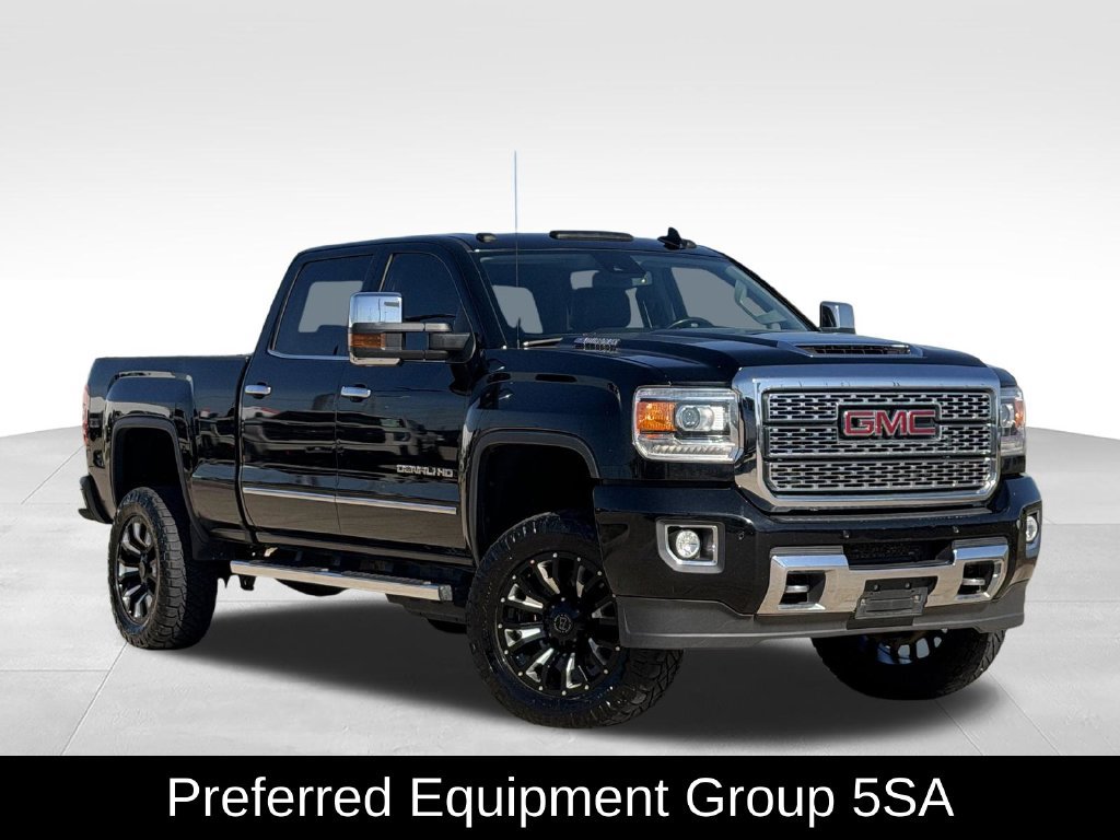 Used 2018 GMC Sierra 2500 Denali w/ Duramax Plus Package AWD/4WD image 2