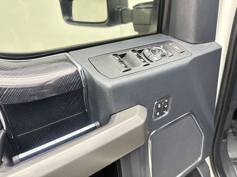 Used 2022 Ford F250 Platinum w/ Snow Plow Prep Package image 33