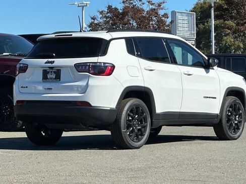 New 2026 Jeep Compass Latitude image 4