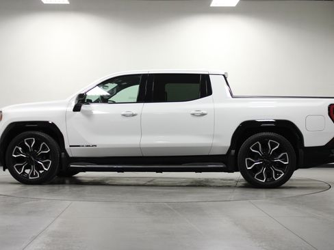 Used 2025 GMC Sierra EV Denali AWD/4WD image 7