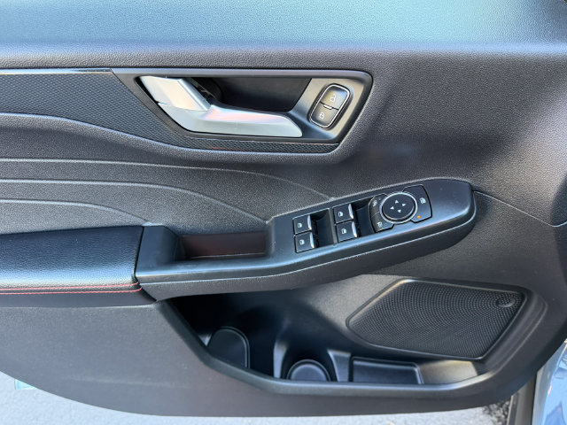 Certified 2025 Ford Escape ST-Line Select AWD/4WD image 14