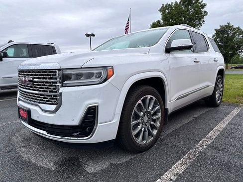 Used 2022 GMC Acadia Denali w/ Trailering Package AWD/4WD image 2