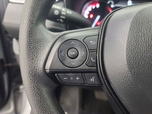 Used 2025 Toyota RAV4 XLE image 18