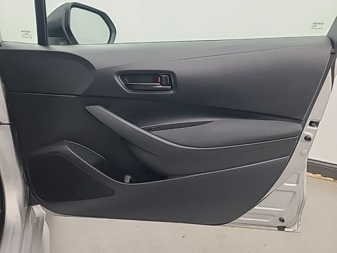 Used 2025 Toyota Corolla LE image 13