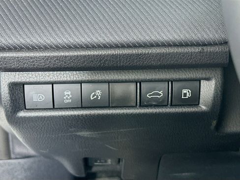 Used 2025 Toyota Camry SE image 16