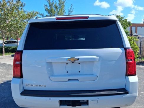 Used 2016 Chevrolet Suburban LT RWD image 7