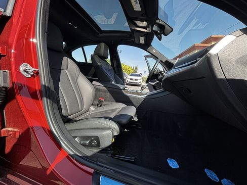 Used 2020 BMW 330i Sedan w/ Premium Package image 18