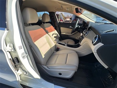 Used 2017 Mercedes-Benz GLA 250 GLA 250 image 28