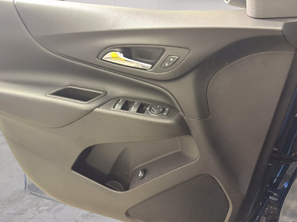 Used 2024 Chevrolet Equinox LT FWD image 24