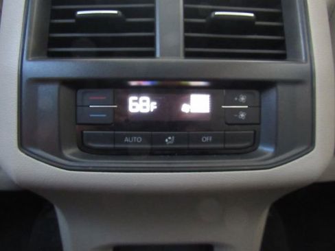 Used 2022 Volkswagen Atlas SE w/ Panoramic Sunroof Package image 29