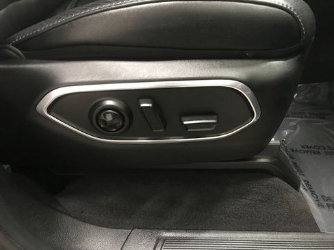 Used 2024 Jeep Wagoneer Series II image 39