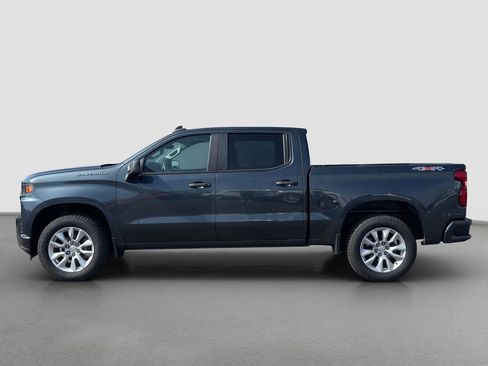 Used 2020 Chevrolet Silverado 1500 Custom w/ Custom Value Package AWD/4WD image 3