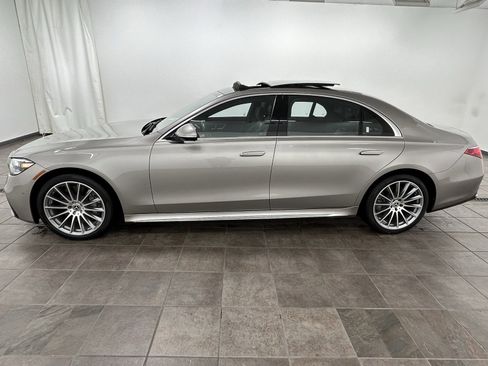 Used 2022 Mercedes-Benz S 580 4MATIC Sedan image 2