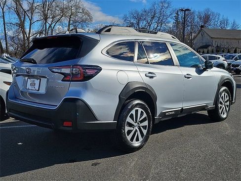 Certified 2025 Subaru Outback Premium image 6