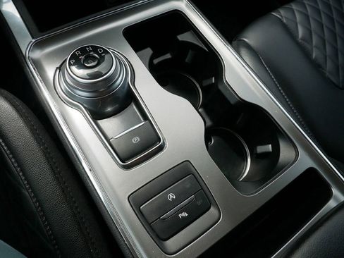 Certified 2024 Ford Edge Titanium image 27