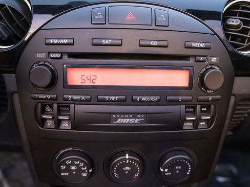 Used 2008 MAZDA MX-5 Miata Grand Touring w/ Premium Pkg image 36