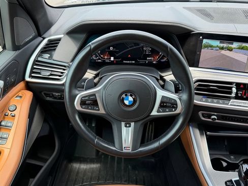 Used 2022 BMW X5 M50i w/ Parking Assistance Package AWD/4WD image 21