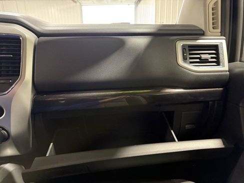 Used 2019 Nissan Titan SV image 25