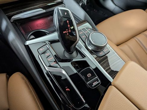 Certified 2023 BMW 530i xDrive w/ Premium Package image 39