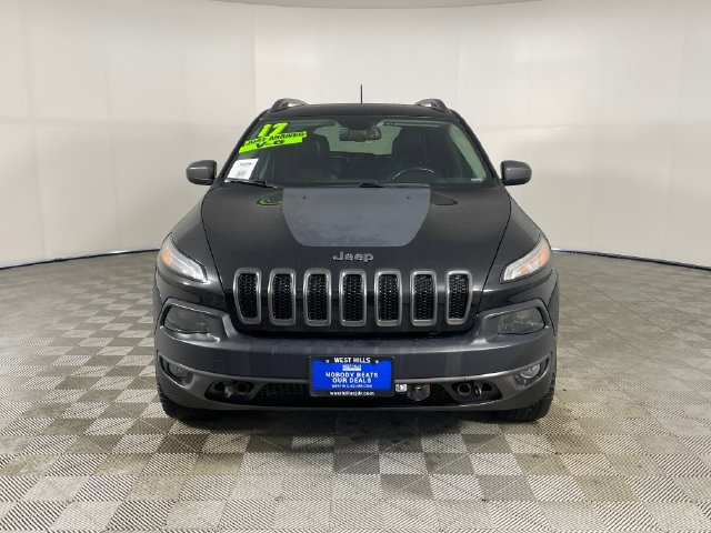Used 2017 Jeep Cherokee Trailhawk w/ Comfort/Convenience Group AWD/4WD image 28