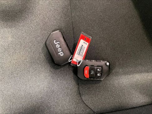 Used 2024 Jeep Wrangler Unlimited Sahara w/ Safety Group AWD/4WD image 30