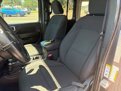 Used 2019 Jeep Wrangler Unlimited Sport S AWD/4WD image 13