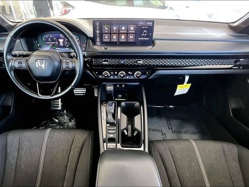 Used 2025 Honda Accord Sport image 7