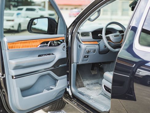 Used 2022 Jeep Grand Wagoneer Series II w/ Flexible Seating Group image 73